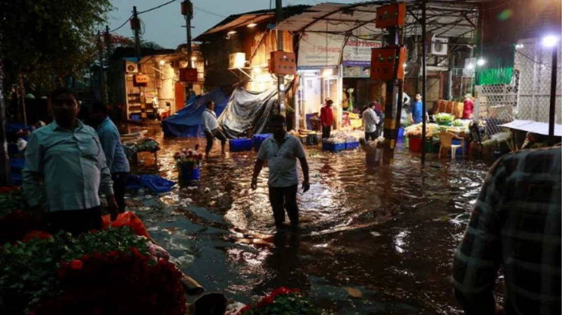 বজ্রপাত ও ঝড়ে ভারতে ৪৫ জনের প্রাণহানি